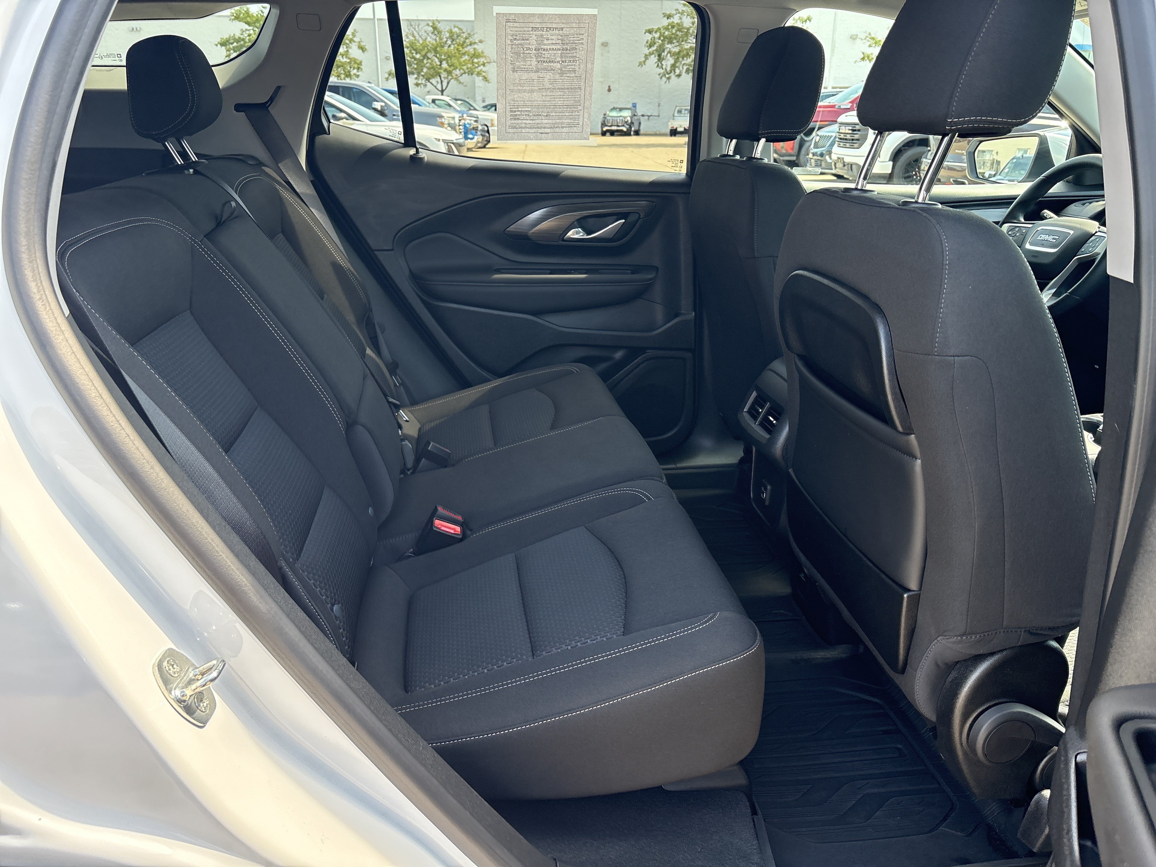 Used 2022 GMC Terrain SLE w/ Driver Convenience Package FWD image 16