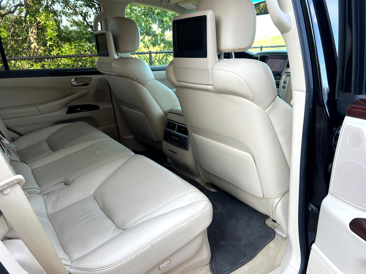 Used 2013 Lexus LX 570 4WD w/ Luxury Pkg image 14