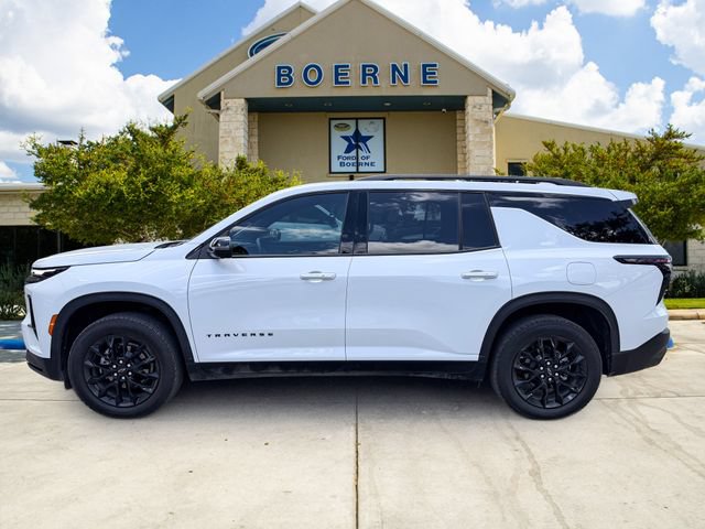Used 2026 Chevrolet Traverse LT w/ Midnight/Sport Edition FWD image 2