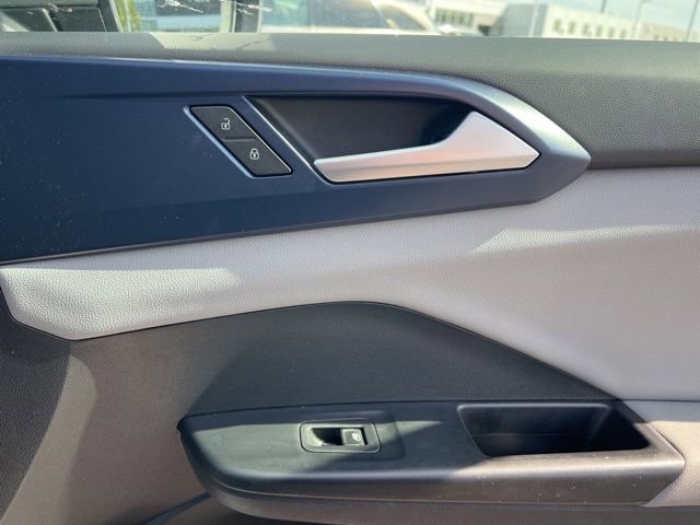 Used 2022 Volkswagen Taos SE w/ Panoramic Sunroof Package image 36