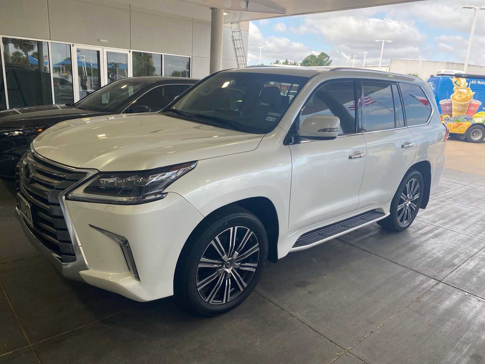 Used 2018 Lexus LX 570 4WD w/ Luxury Package image 1