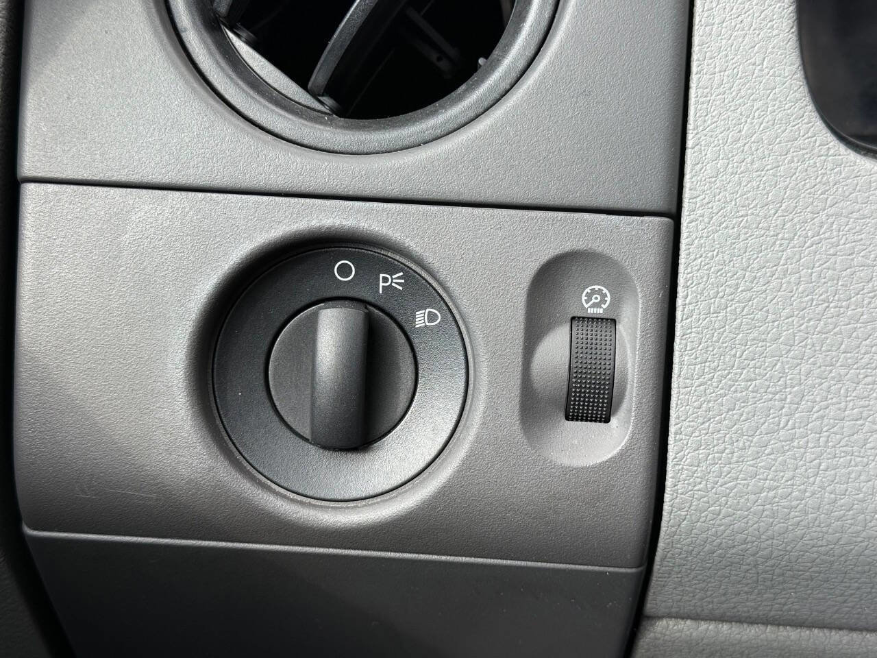 Used 2007 Ford F150 STX image 11