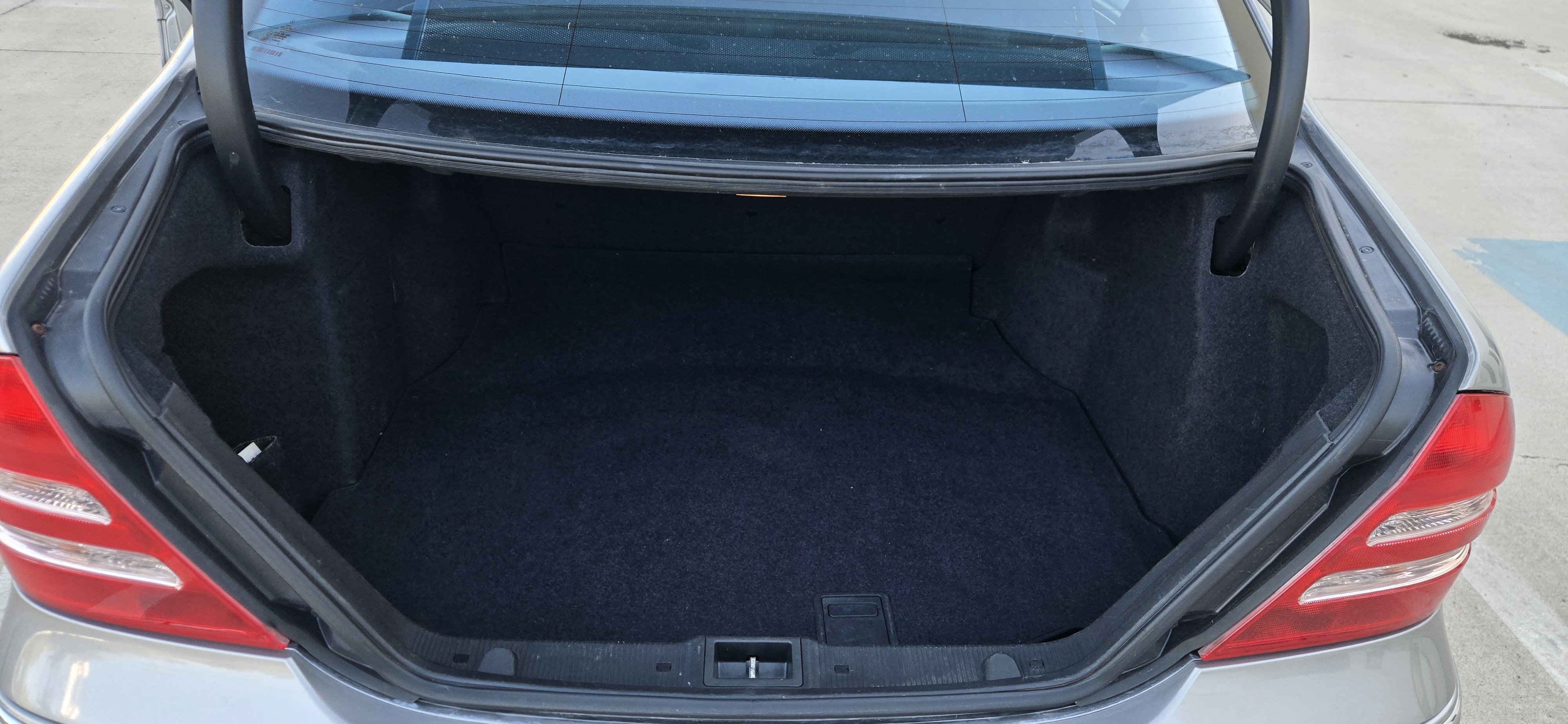 Used 2004 Mercedes-Benz C 320 Sedan image 20