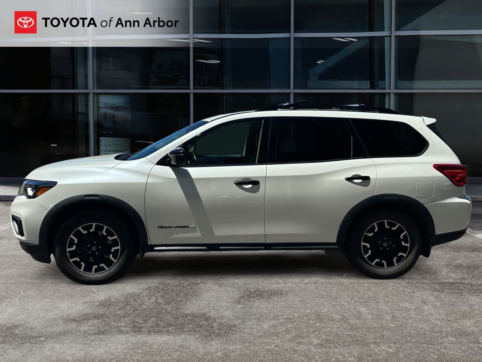 Used 2020 Nissan Pathfinder SL AWD/4WD image 3