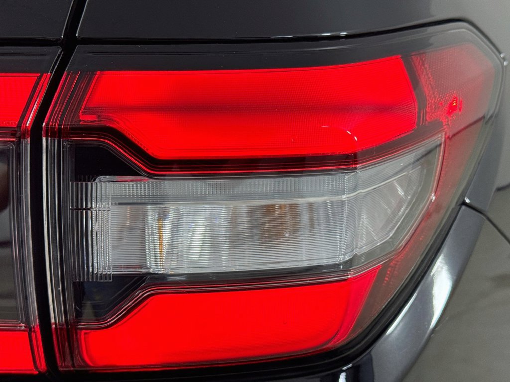 Certified 2025 Honda Pilot Elite image 37