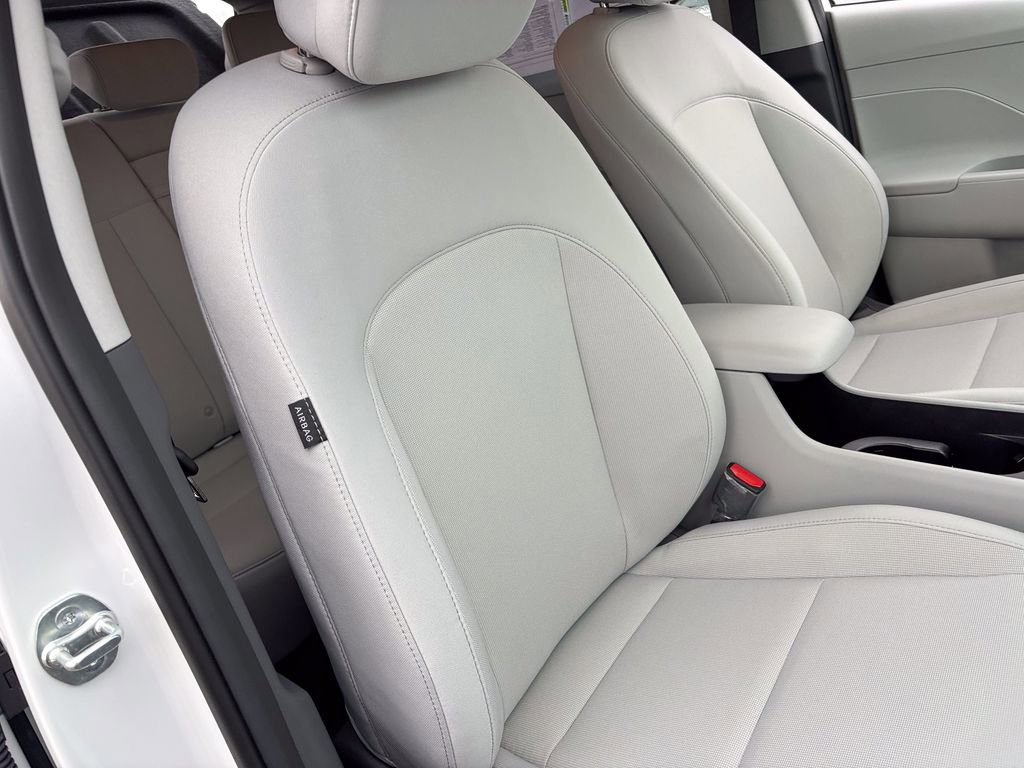 Used 2025 Hyundai Kona SEL image 29