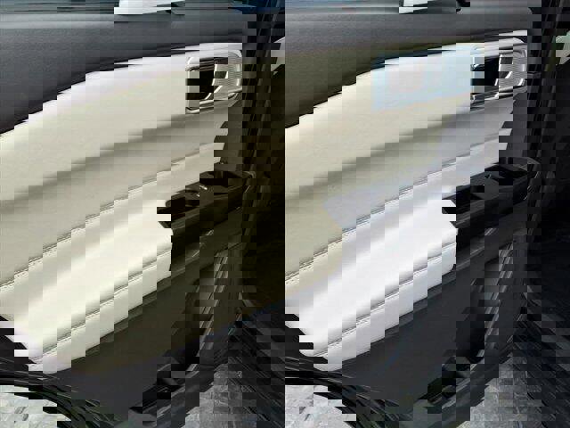 Used 2020 Ford Explorer Platinum w/ Premium Technology Package image 24