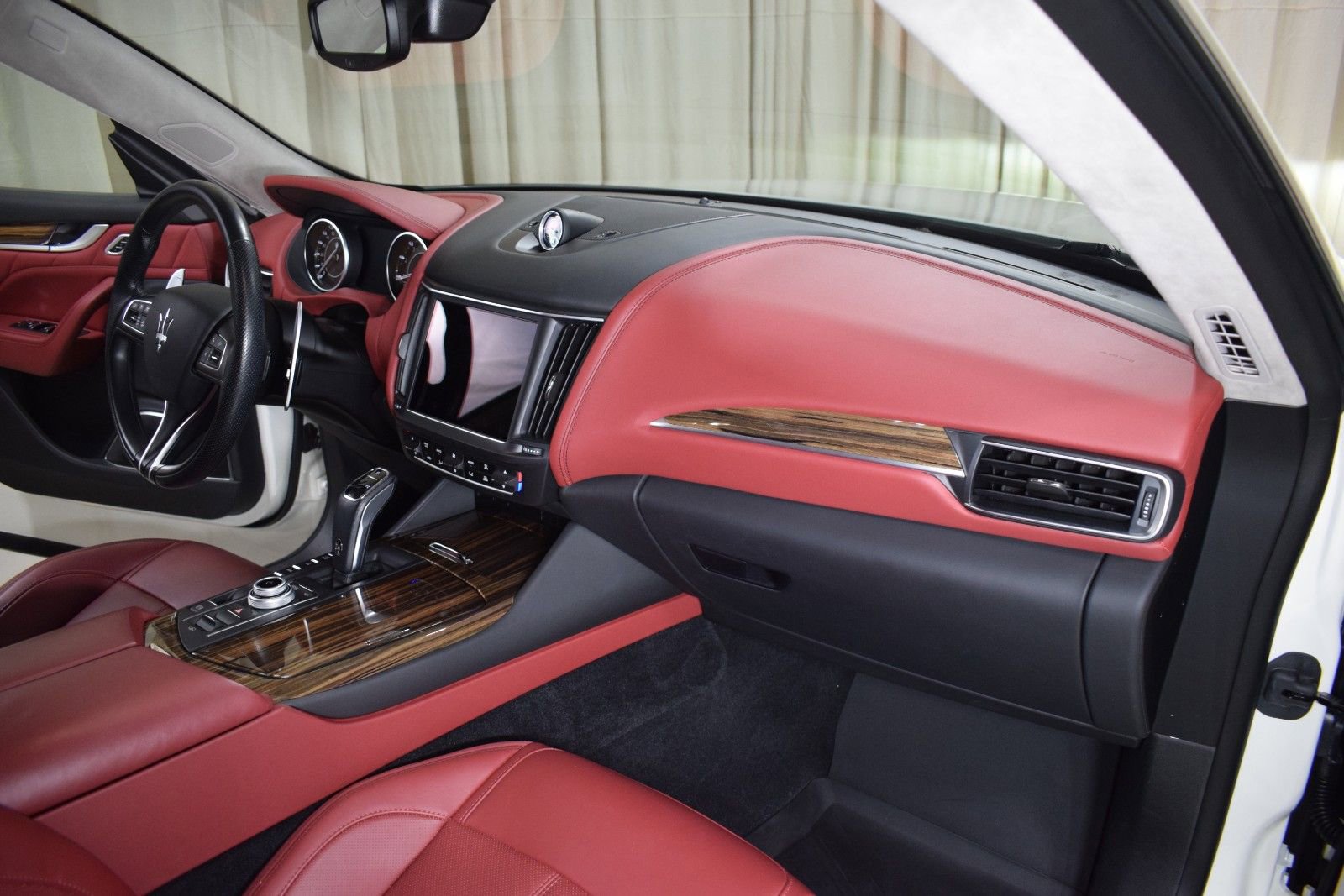 Used 2022 Maserati Levante Modena image 25