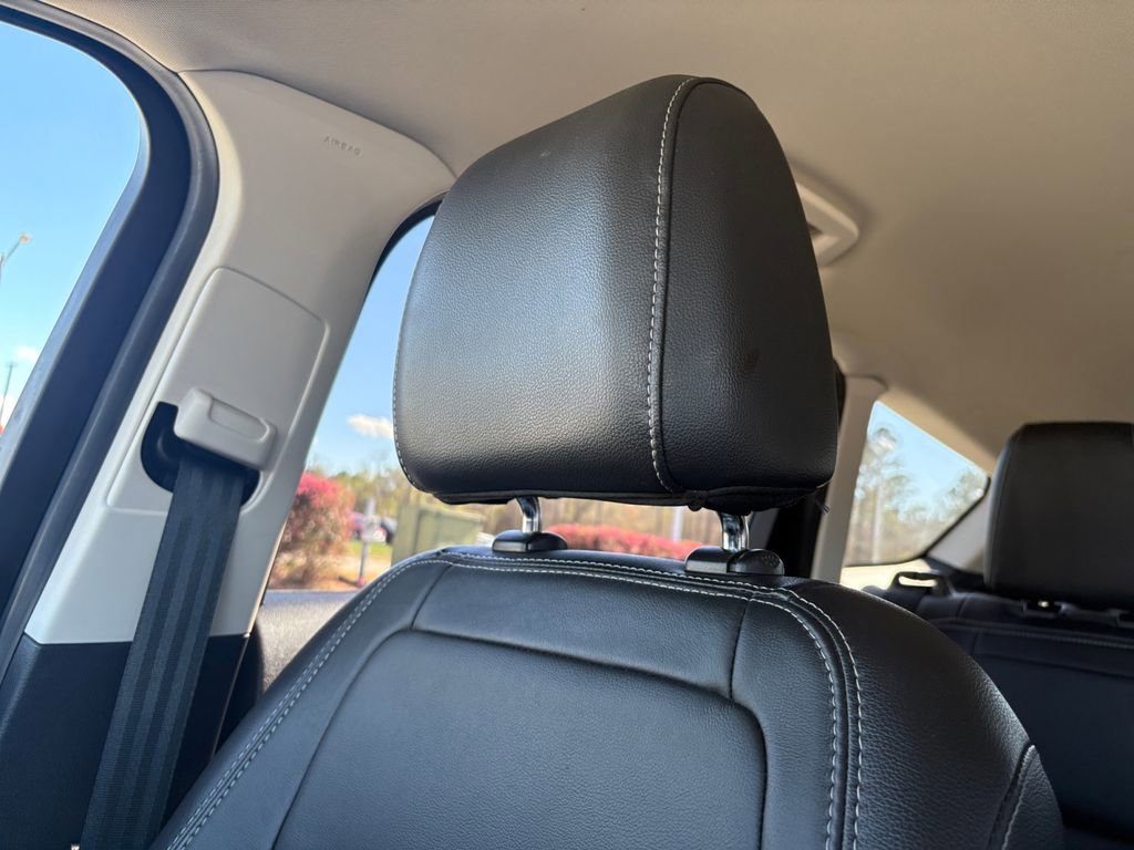 Used 2017 Ford Escape Titanium image 16