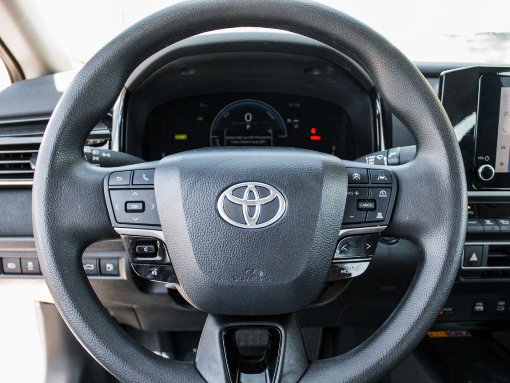 Used 2025 Toyota Camry LE FWD image 11