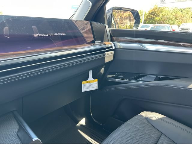 New 2026 Cadillac Escalade ESV Platinum Sport w/ LPO, ONYX Package AWD/4WD image 6