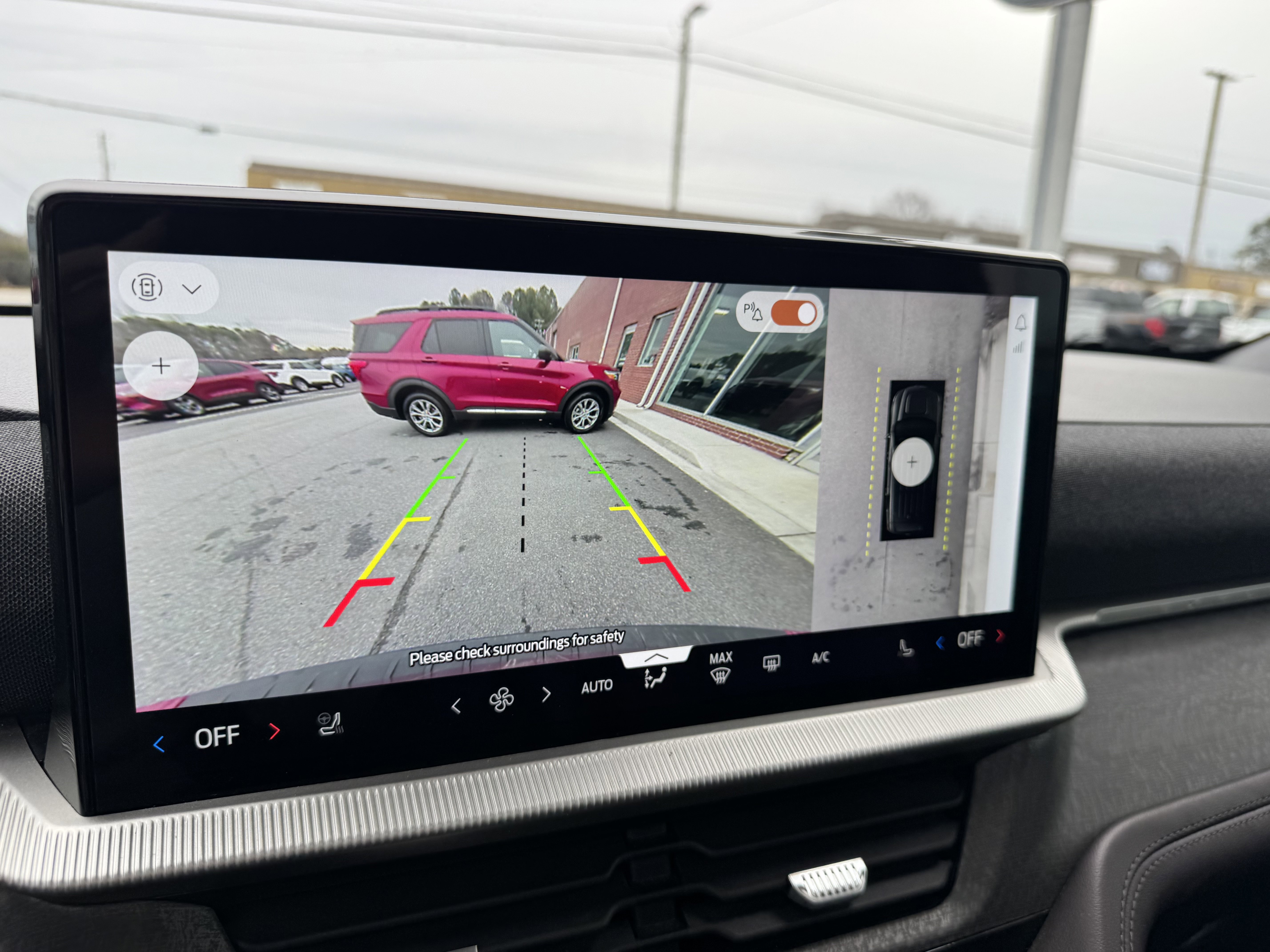 Used 2025 Ford Explorer Platinum image 20