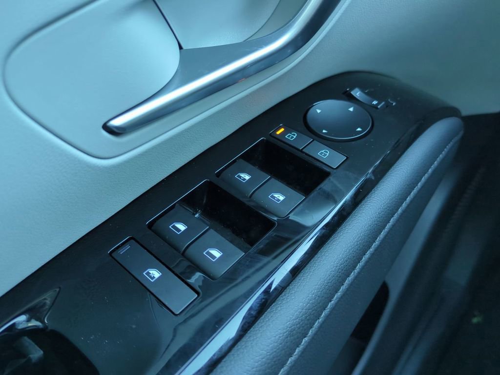 New 2026 Hyundai Tucson Limited image 32