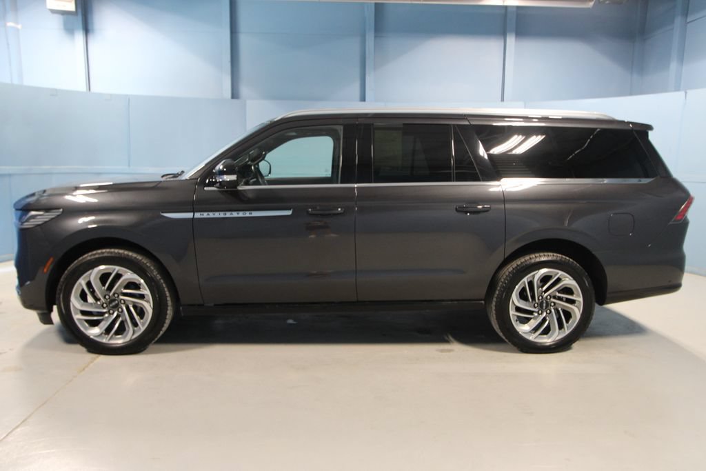 Used 2025 Lincoln Navigator L Reserve AWD/4WD image 33