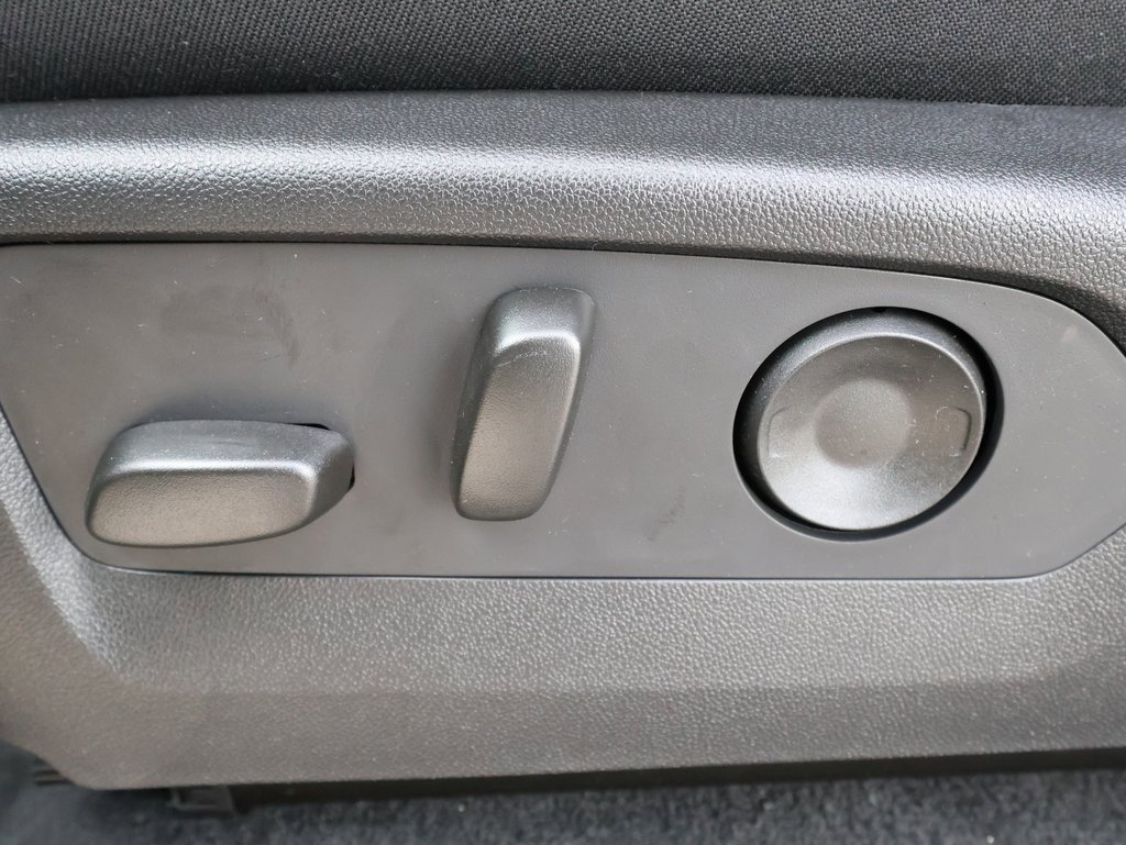 New 2026 GMC Canyon Elevation w/ Convenience Package image 13