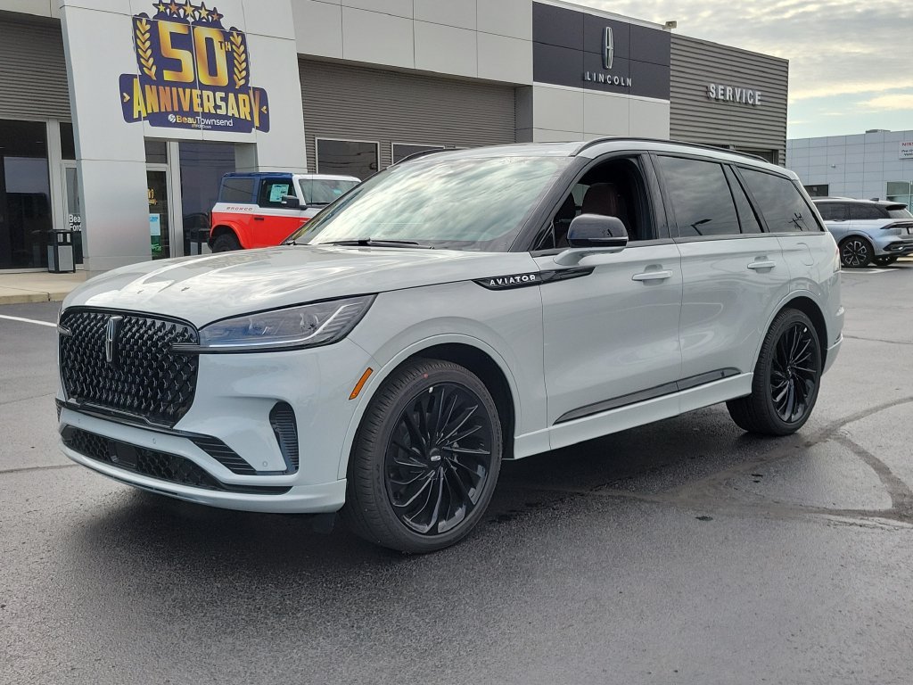 New 2027 Lincoln Aviator Reserve AWD/4WD image 8