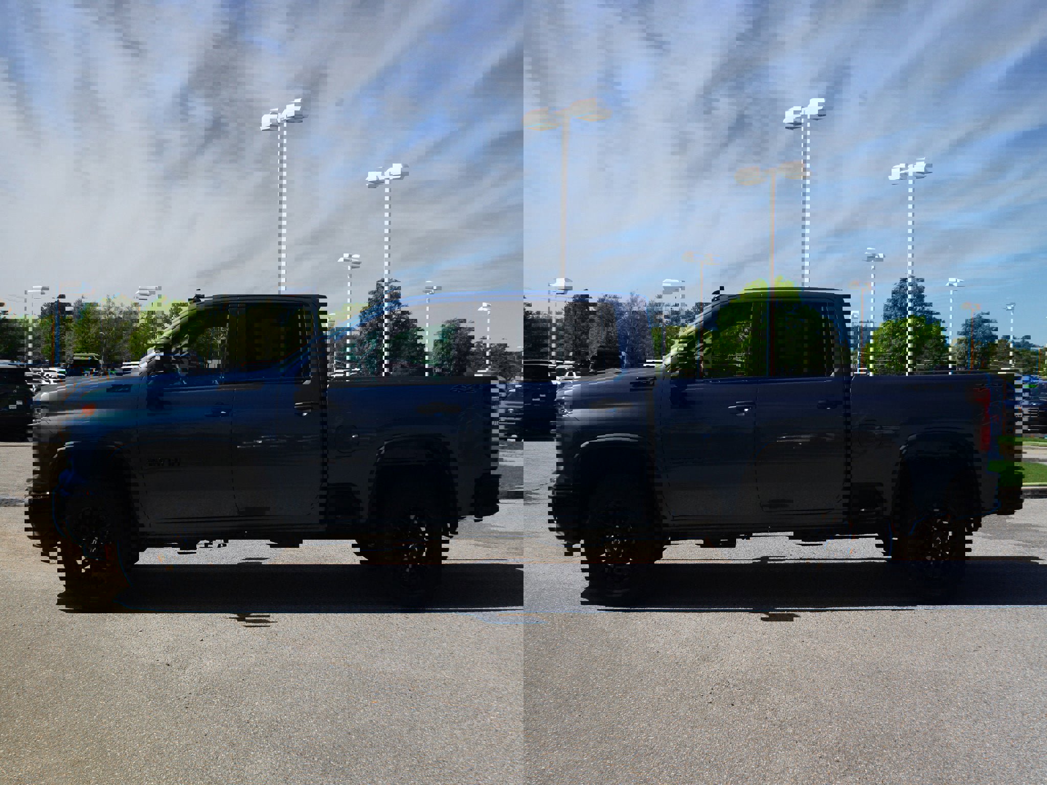 Used 2025 Chevrolet Silverado 2500 Custom w/ Custom Value Package image 9