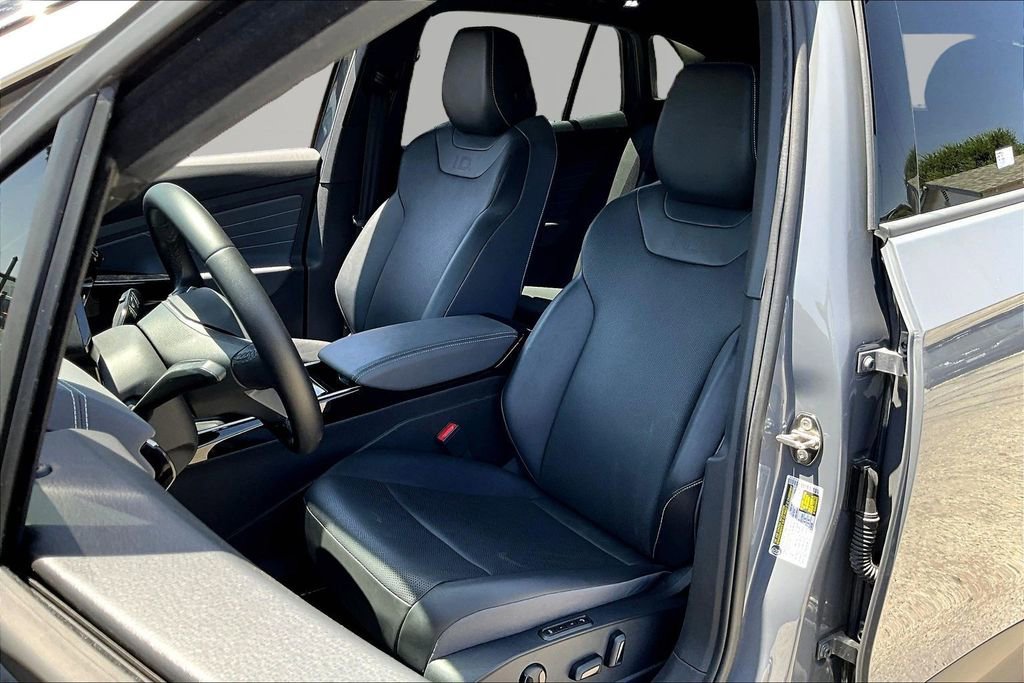 Used 2023 Volkswagen ID.4 Pro S Plus RWD image 21