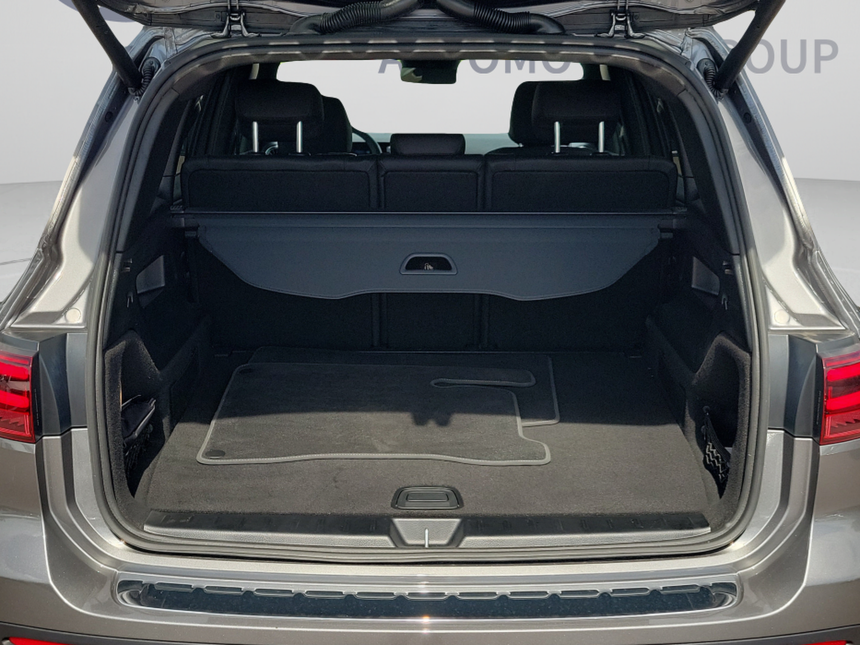 Used 2026 Mercedes-Benz GLB 250 image 5
