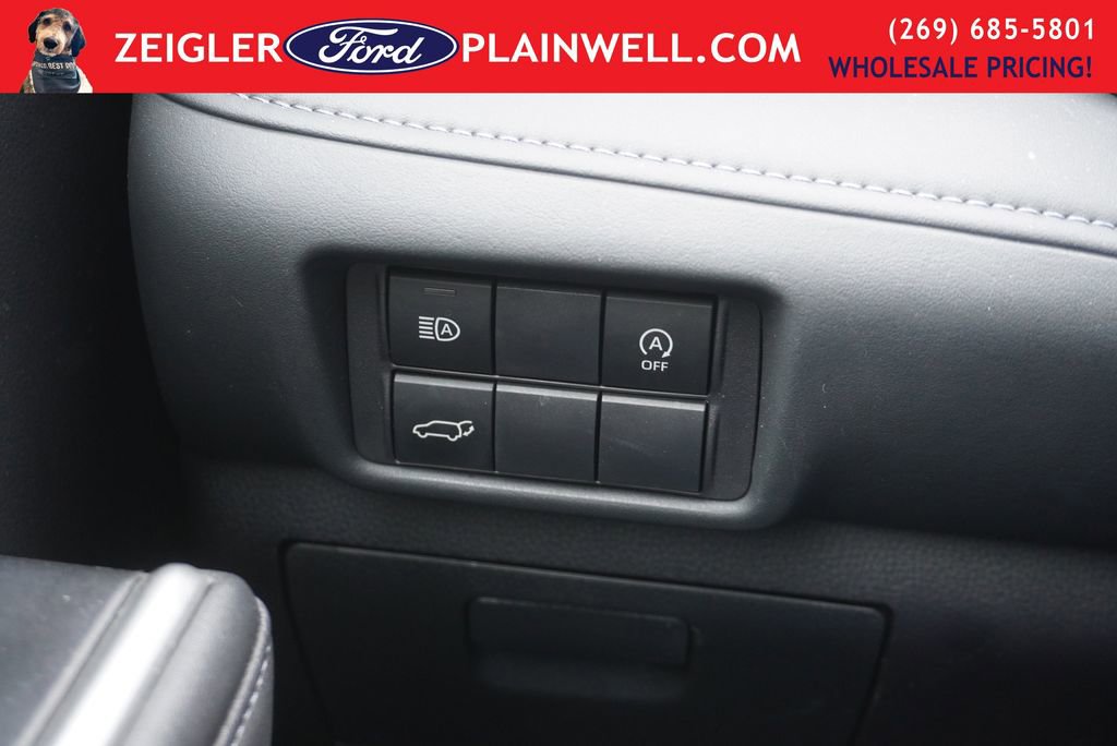 Used 2023 Toyota Highlander L image 29