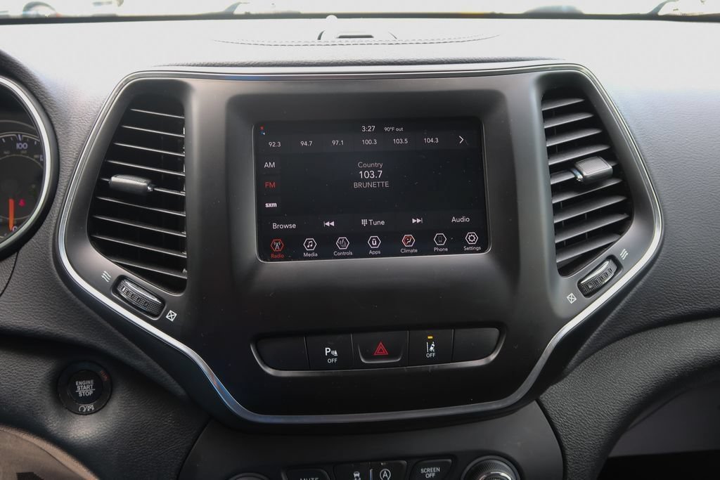 Used 2021 Jeep Cherokee Latitude Plus AWD/4WD image 28