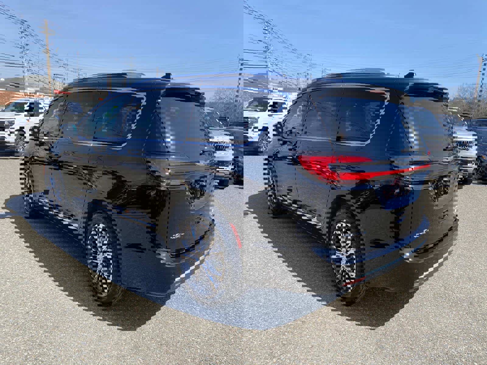 Certified 2025 Chrysler Pacifica Pinnacle image 6