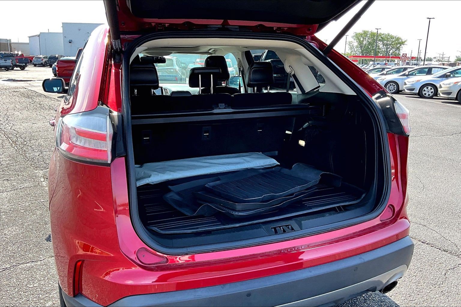 Used 2021 Ford Edge Titanium w/ Cargo Accessory Package AWD/4WD image 19