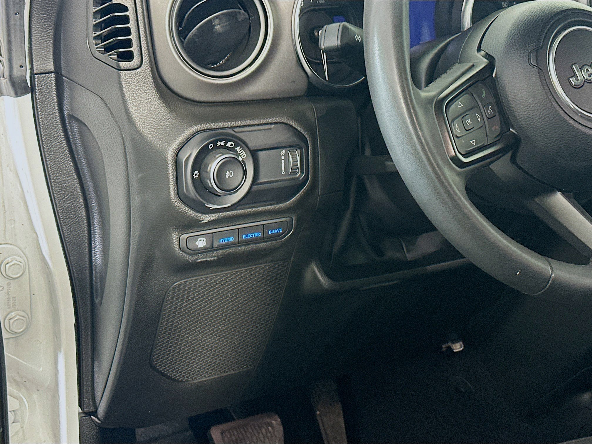 Used 2023 Jeep Wrangler Unlimited w/ 8.4" Radio Group AWD/4WD image 16