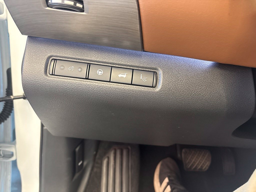 Used 2025 Nissan Pathfinder Platinum w/ Cargo Package FWD image 42