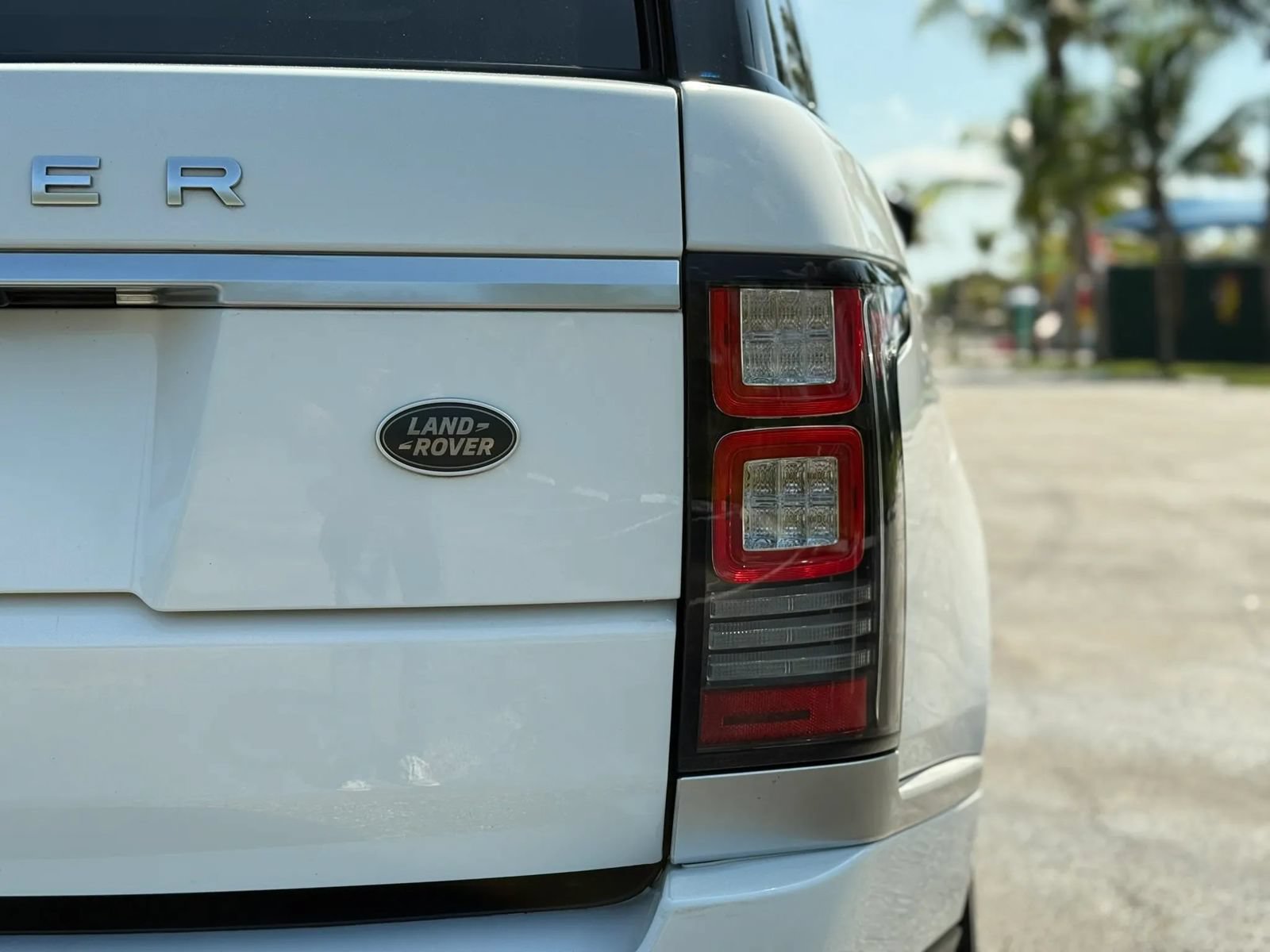 Used 2015 Land Rover Range Rover Long Wheelbase Supercharged AWD/4WD image 21