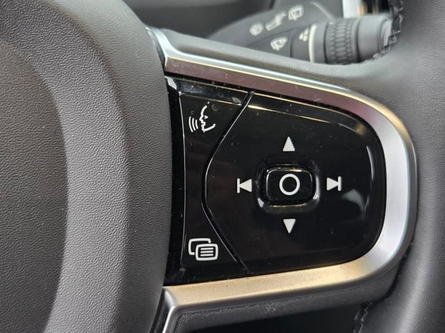 Used 2023 Volvo XC90 B5 Plus AWD/4WD image 24