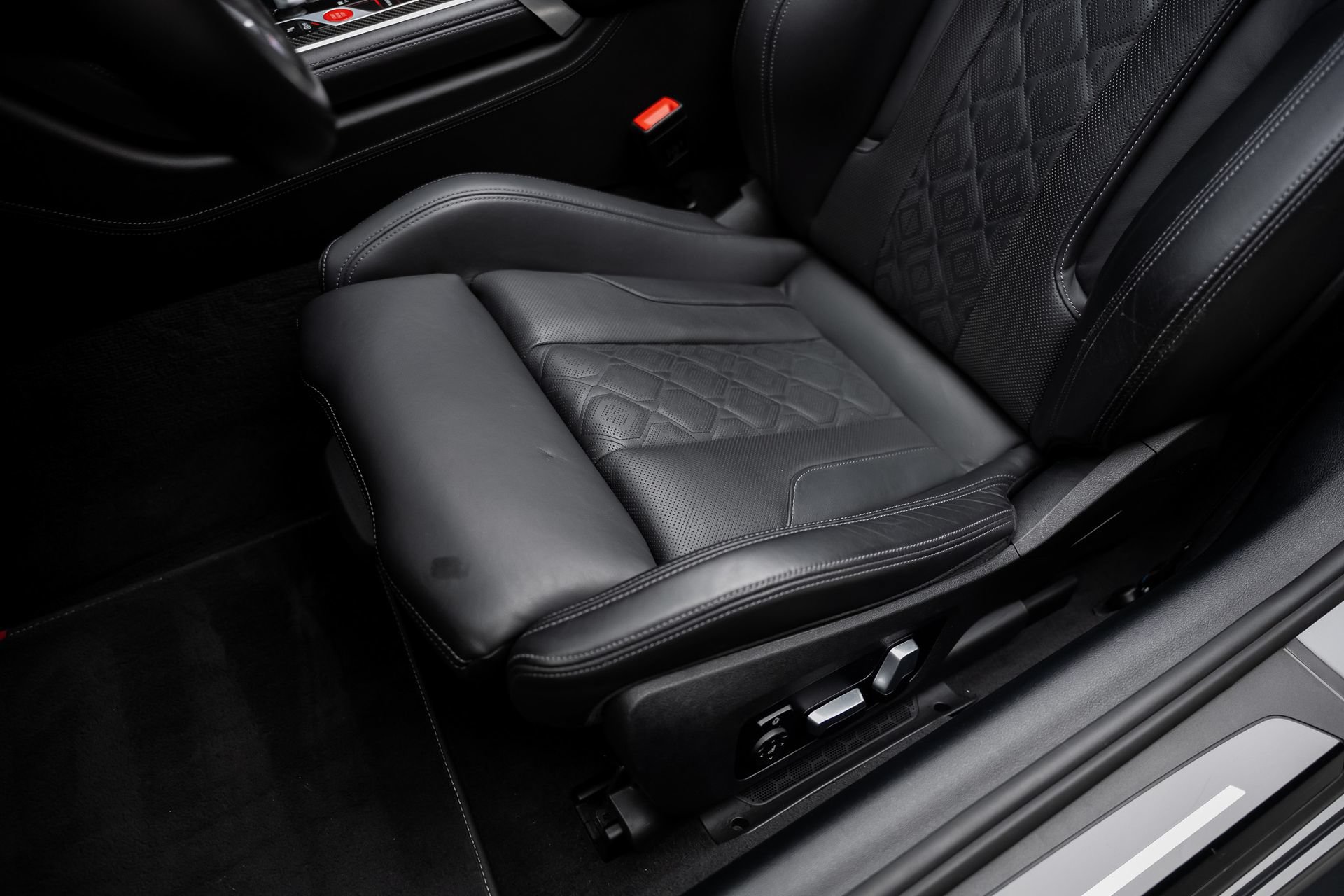 Used 2022 BMW M8 Competition w/ M Carbon Exterior Package AWD/4WD image 70
