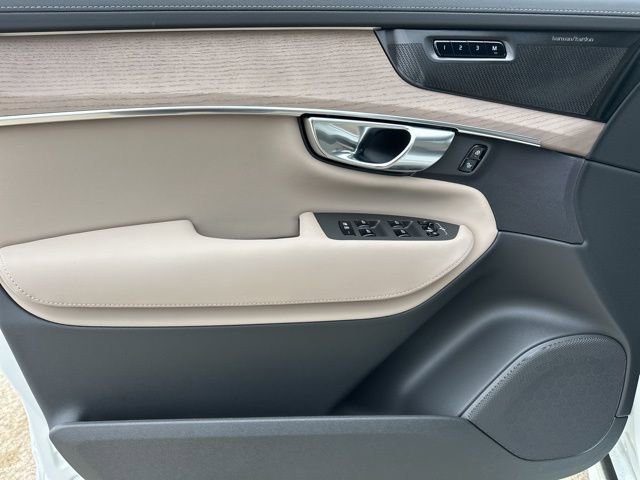 New 2026 Volvo XC90 T8 Plus w/ Protection Package Premier image 13