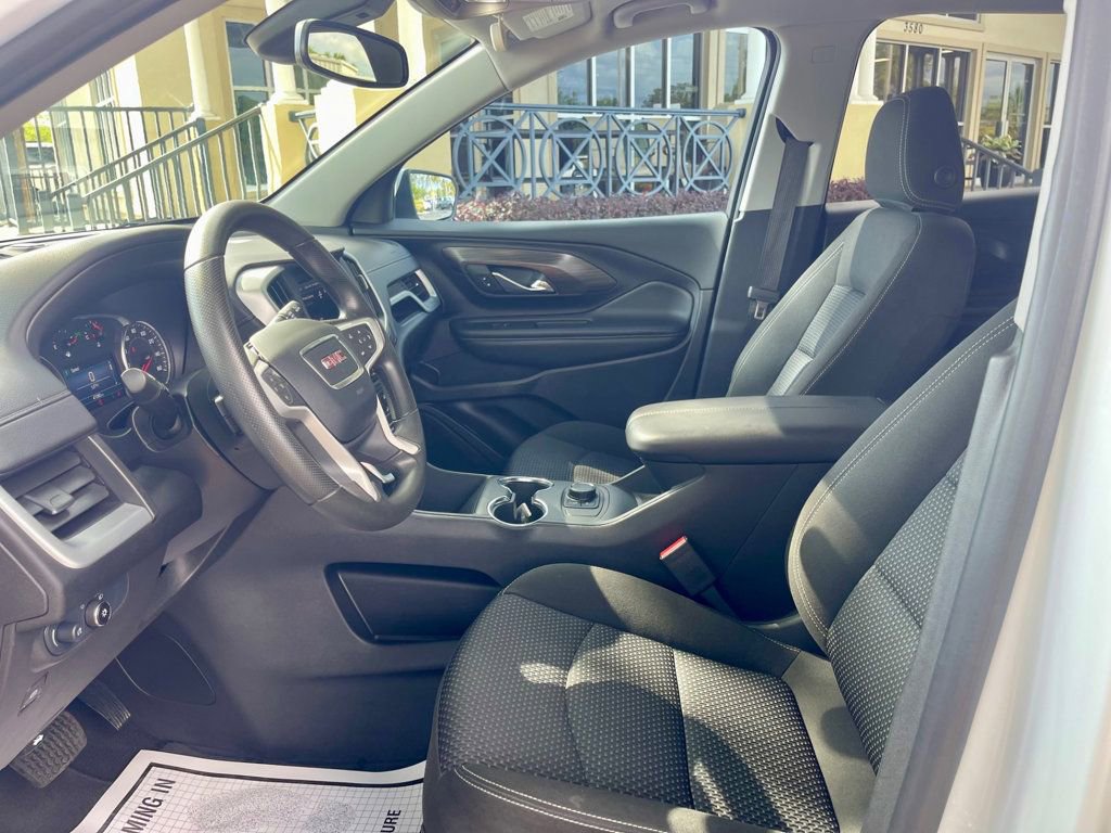 Used 2024 GMC Terrain SLE image 11