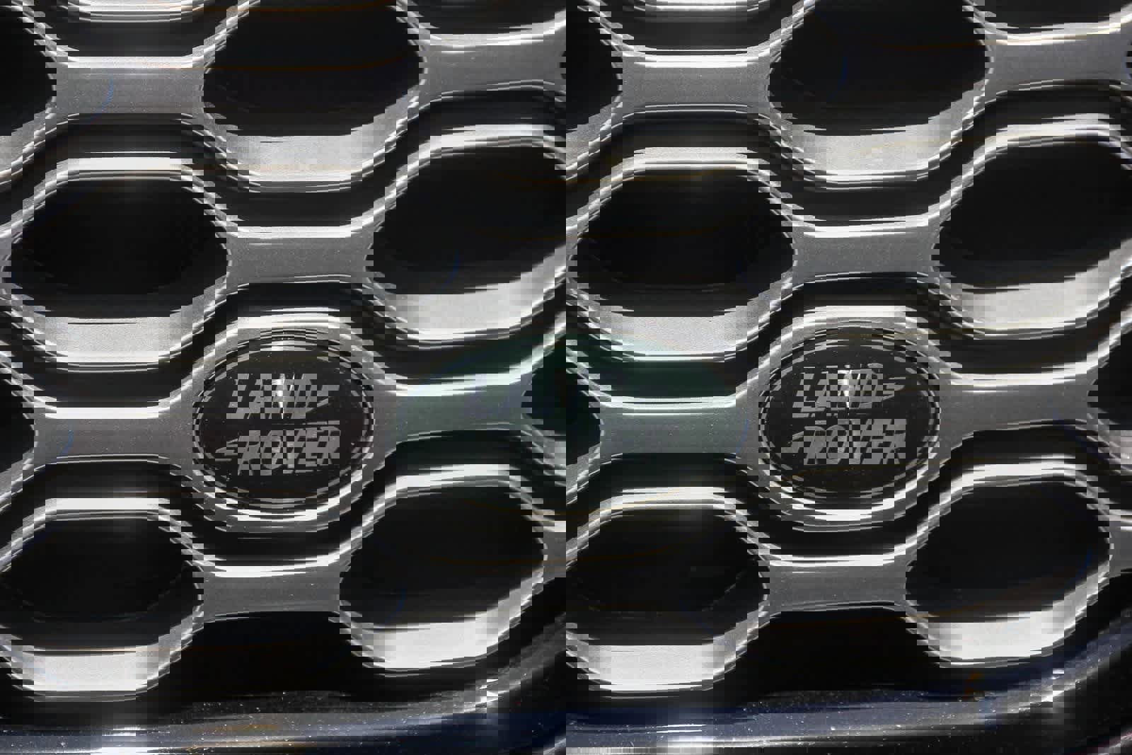 New 2025 Land Rover Discovery S image 11