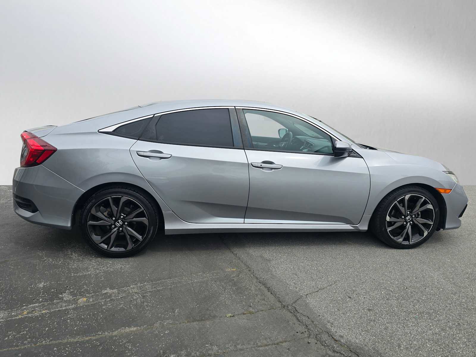 Used 2019 Honda Civic Sport image 2