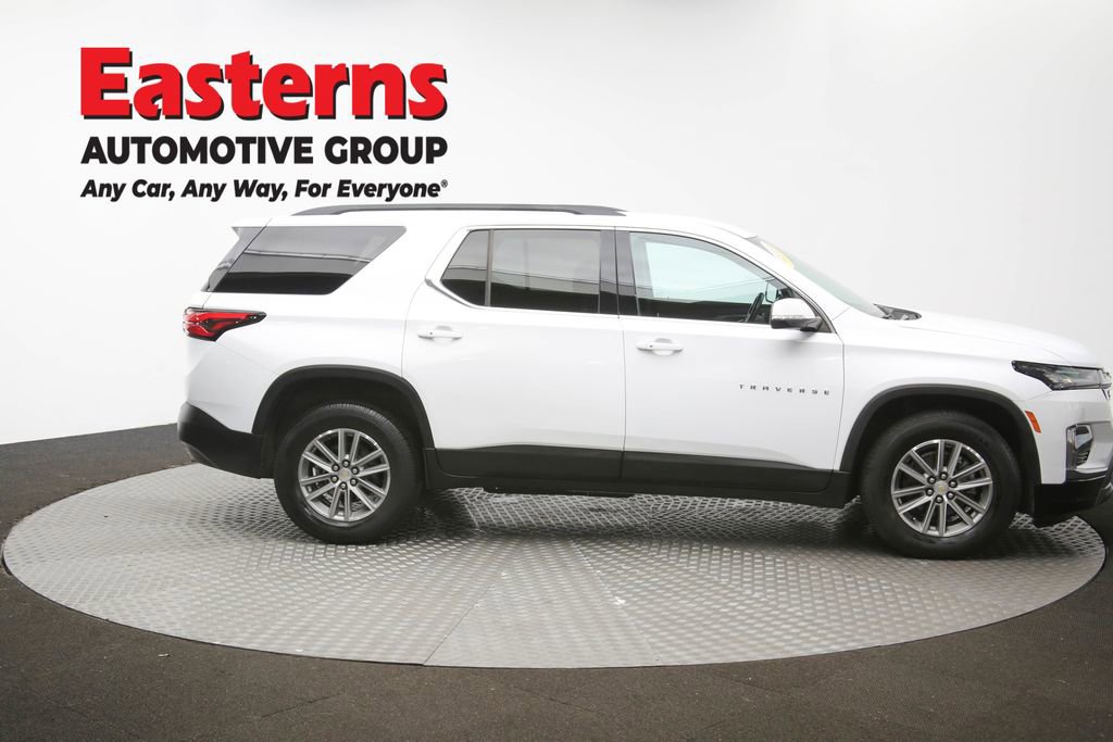Used 2022 Chevrolet Traverse LT image 48