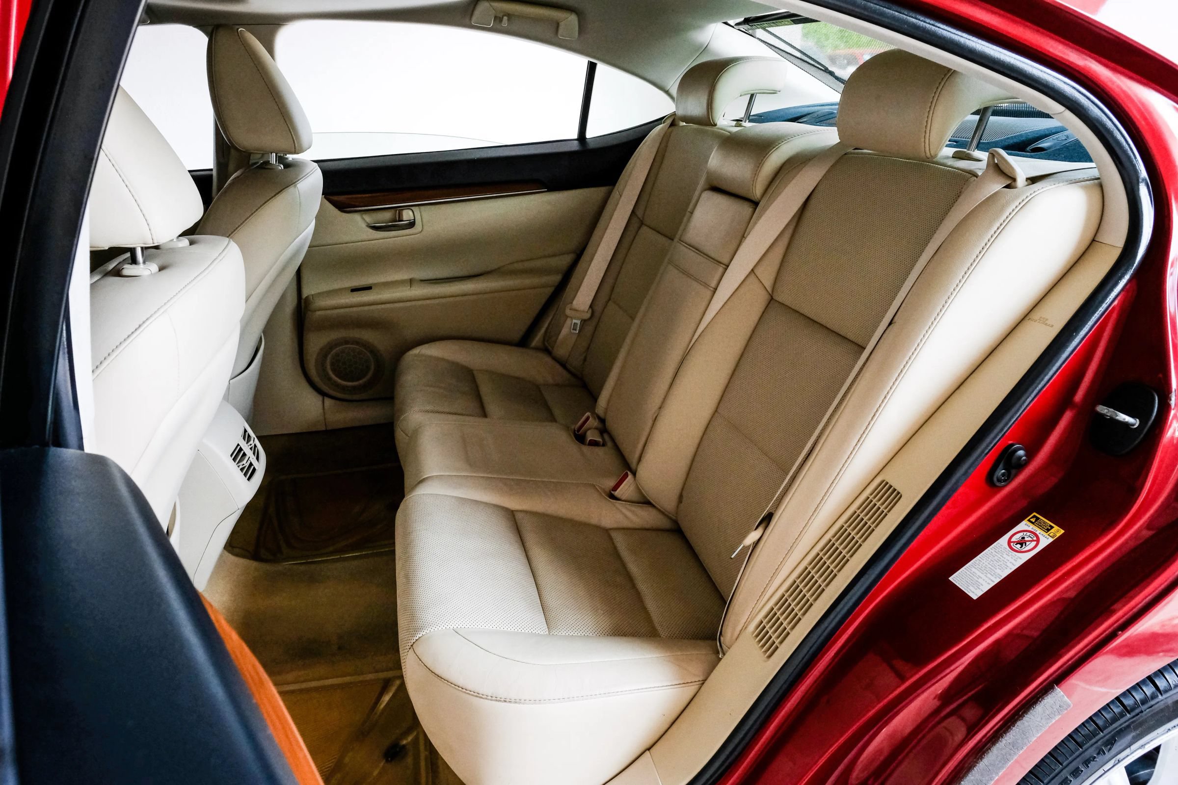 Used 2014 Lexus ES 300h w/ Luxury Package w/Bamboo Trim FWD image 43
