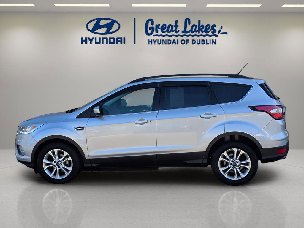 Used 2017 Ford Escape SE w/ Equipment Group 201A image 2