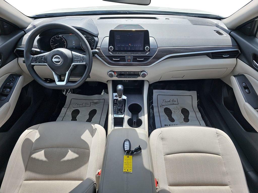 Used 2025 Nissan Altima 2.5 SV image 12
