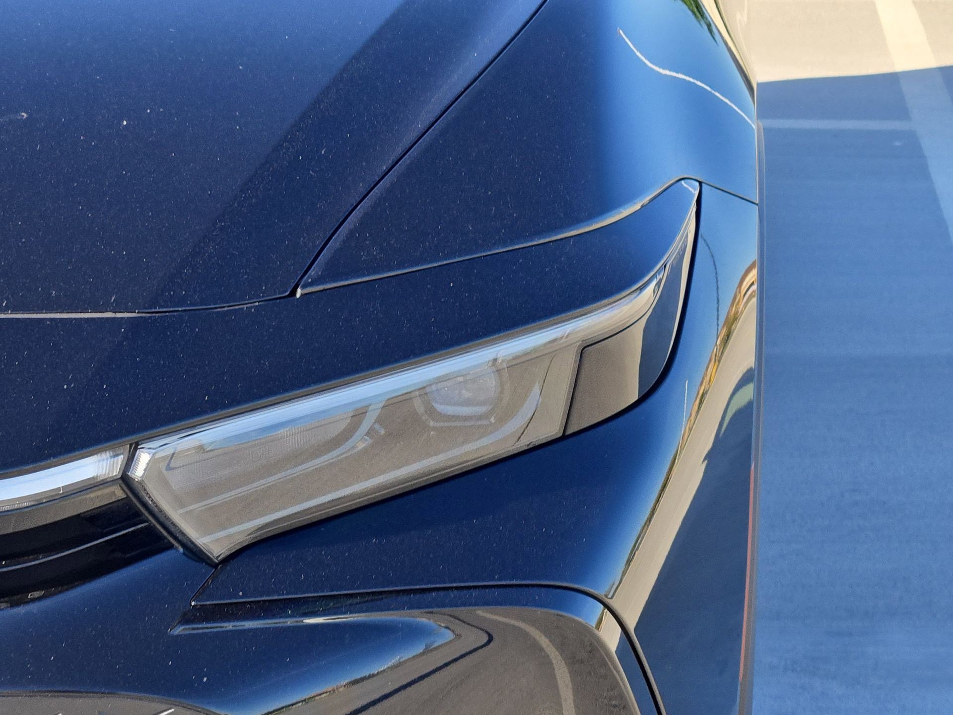 Used 2025 Toyota Crown XLE AWD/4WD image 11