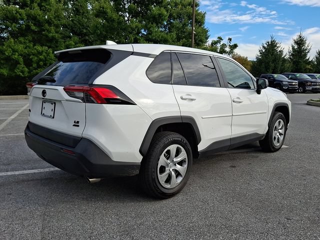 Certified 2022 Toyota RAV4 LE AWD/4WD image 6