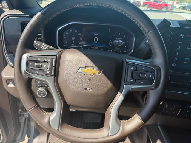 Used 2024 Chevrolet Silverado 3500 LTZ w/ LTZ Convenience Package image 21