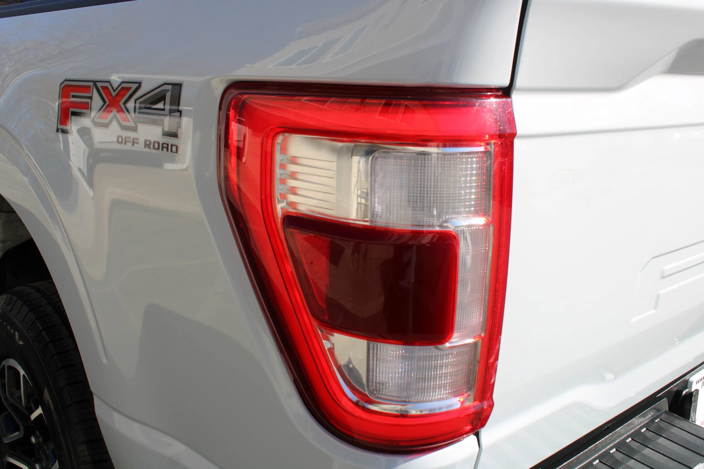 Used 2022 Ford F150 Lariat w/ Max Trailer Tow Package image 33