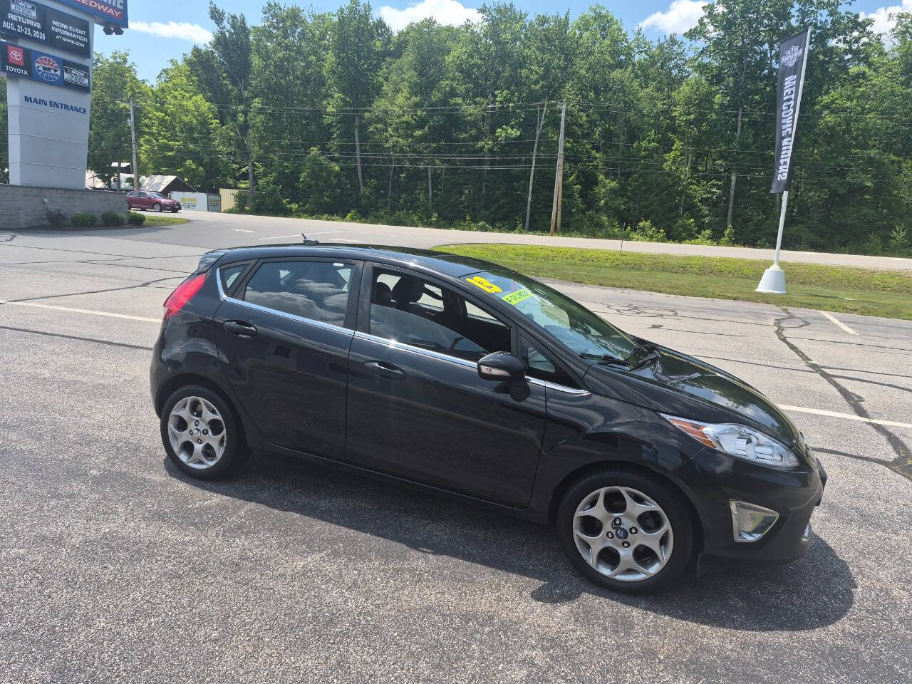 Used 2013 Ford Fiesta Titanium FWD image 3