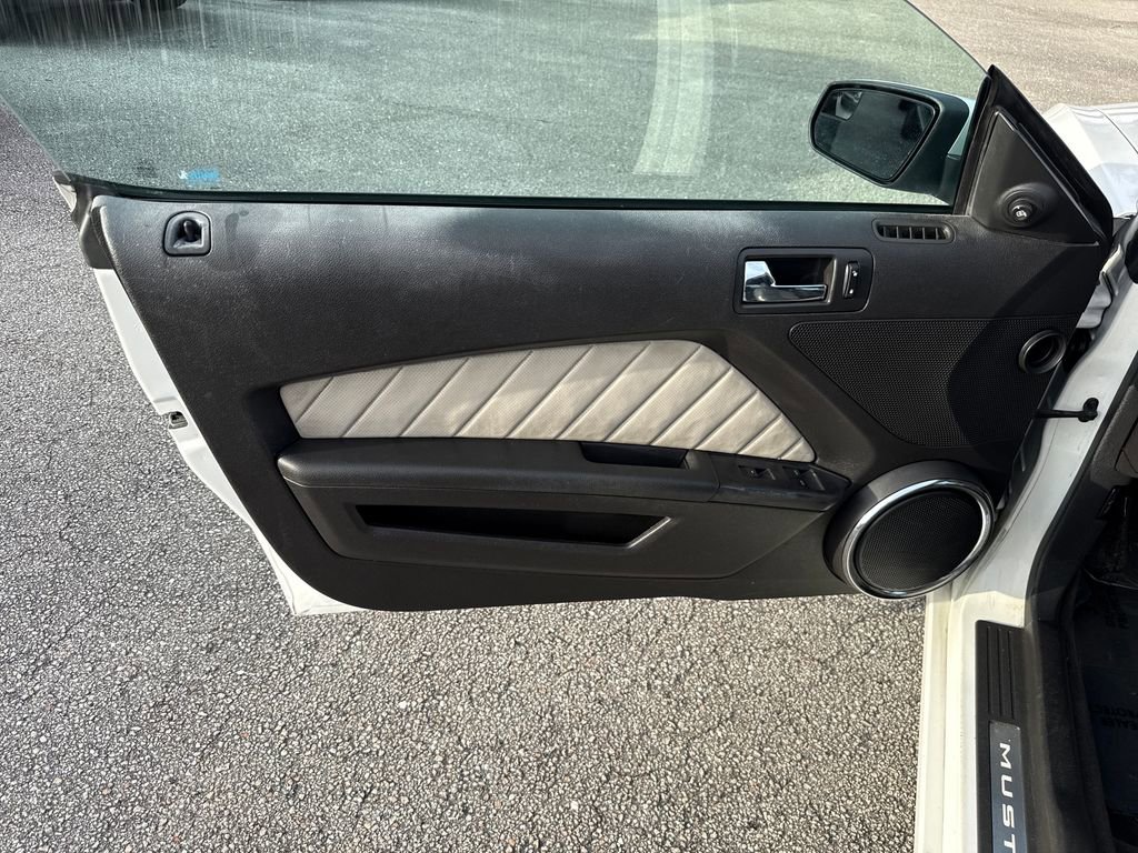 Used 2013 Ford Mustang Premium image 14