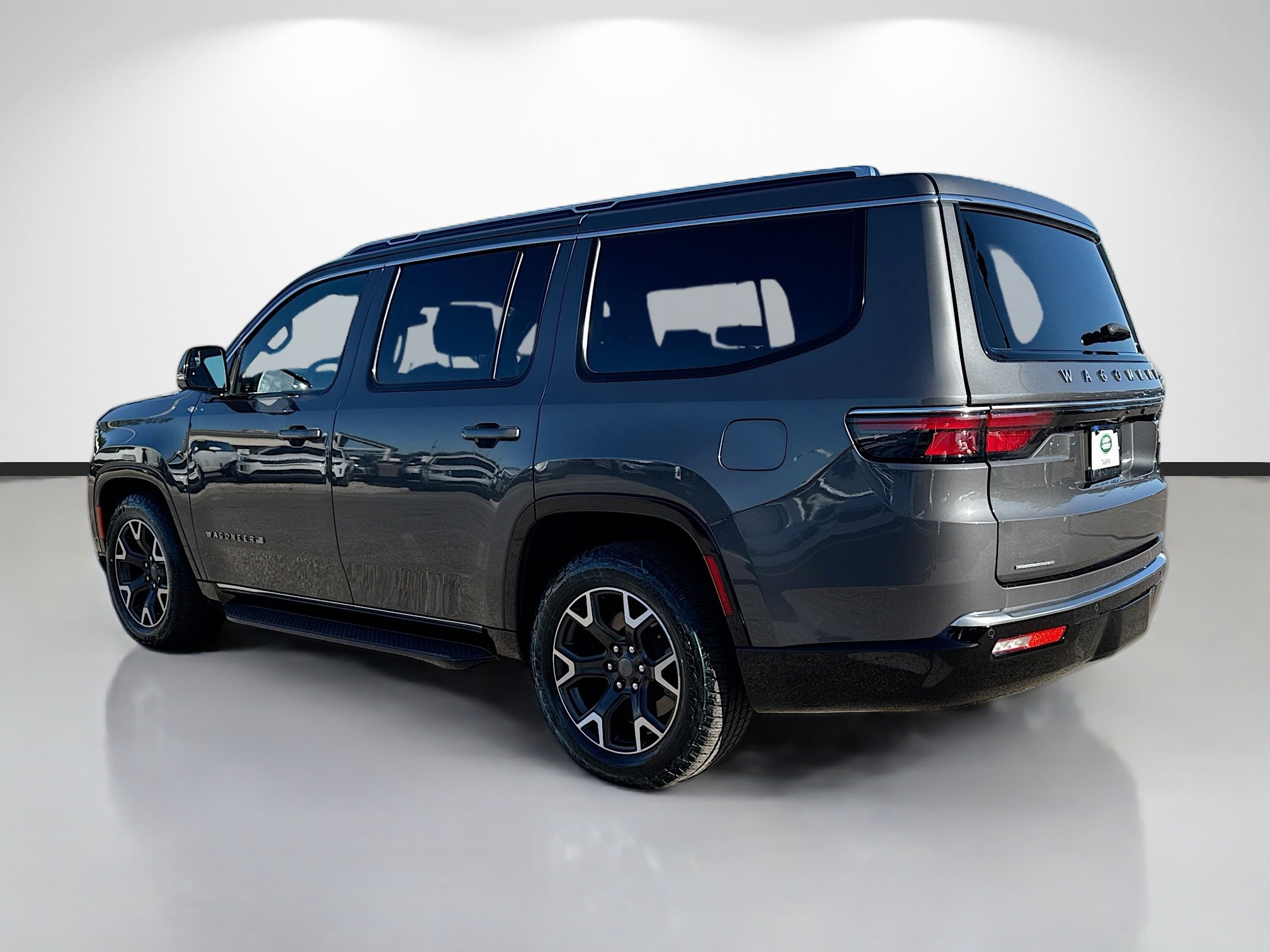 Used 2023 Jeep Wagoneer Series III w/ Convenience Group I image 3