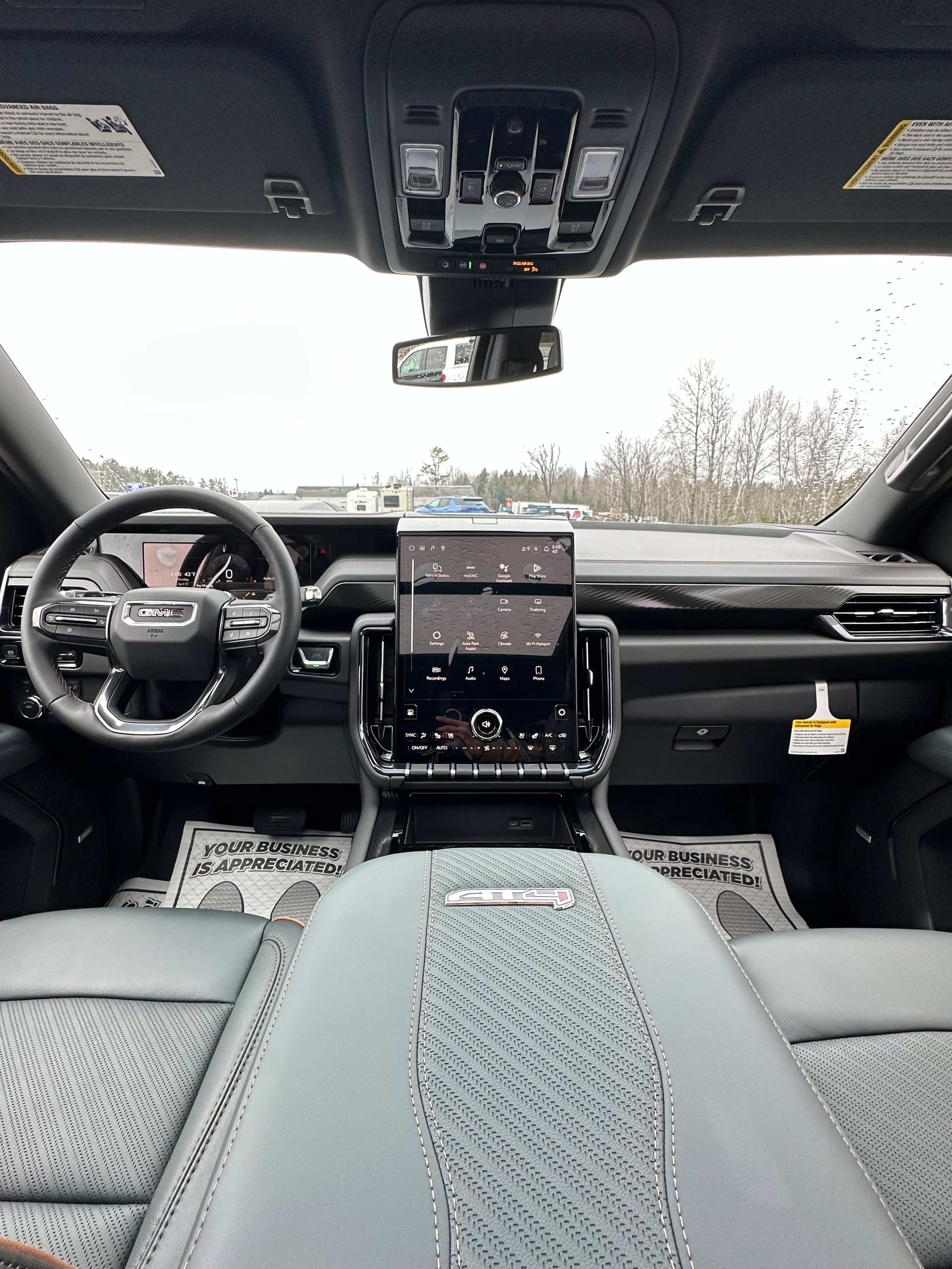 New 2026 GMC Yukon AT4 w/ LPO, Floor Liner Package AWD/4WD image 10