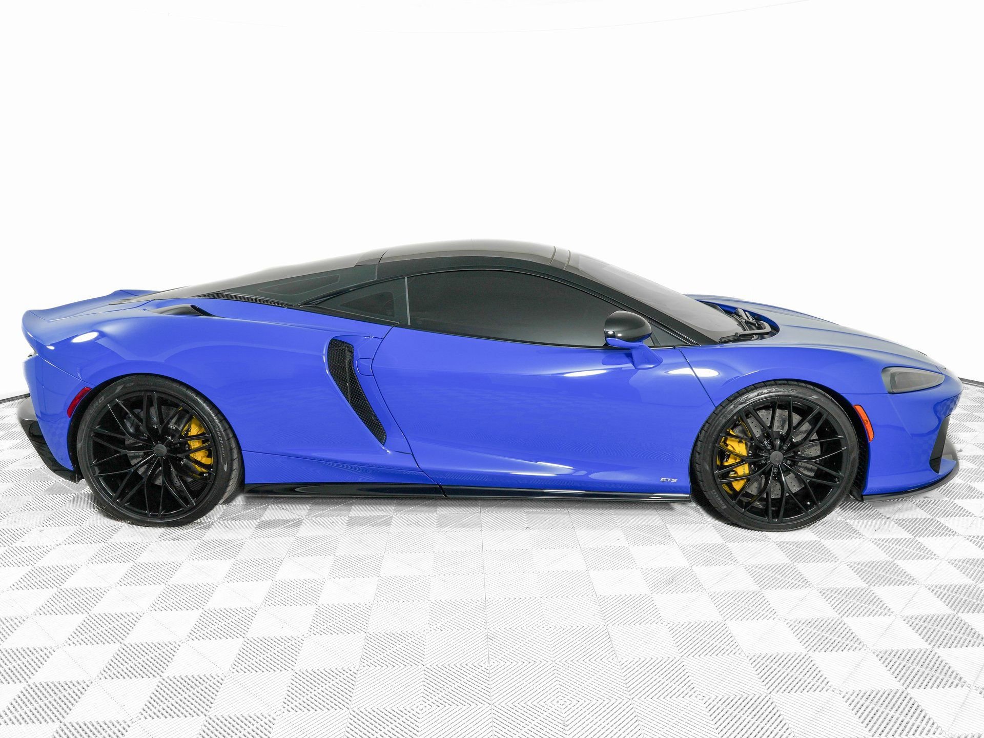 Used 2026 McLaren GTS RWD image 4