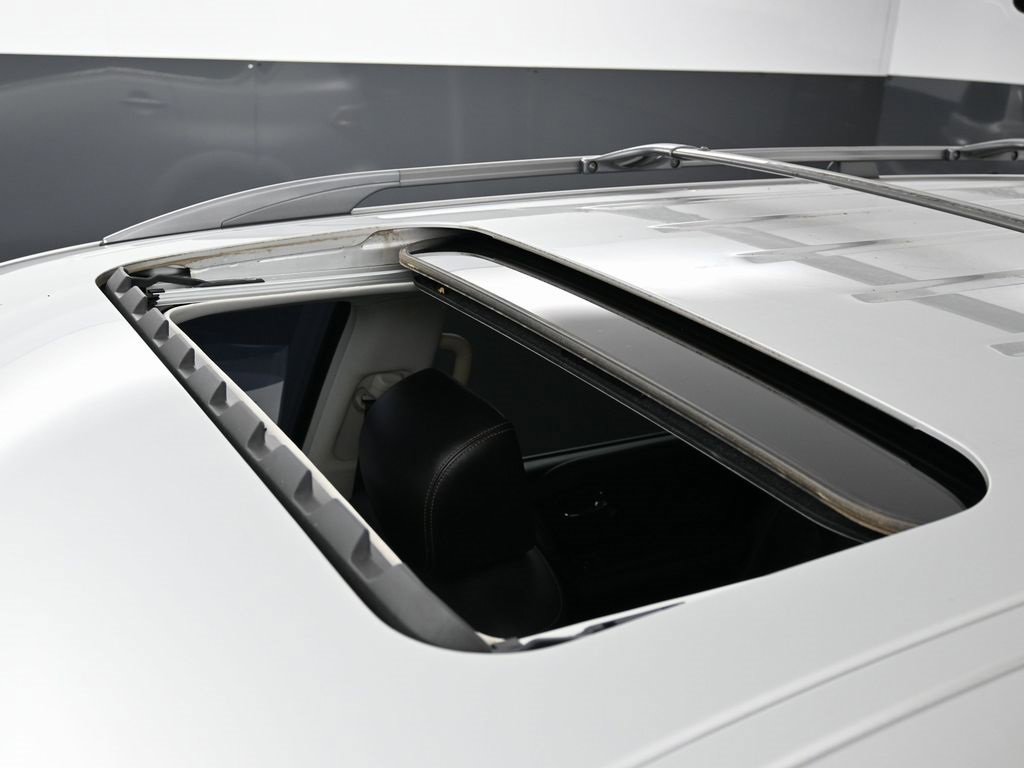 Used 2019 Nissan Armada Platinum w/ Captain's Chairs Package image 9